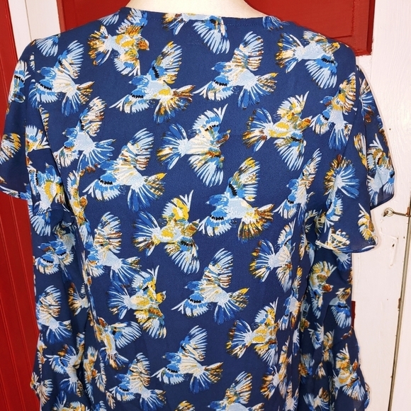 Fin & Grace Bird Print Ruffle Sleeve Blouse S - Picture 2 of 8